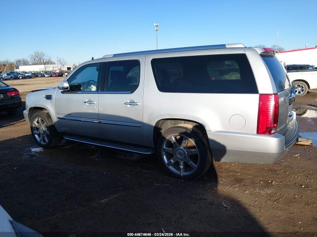 44674646 :رقم المزاد ، 1GYS4HEF7CR321620 vin ، 2012 Cadillac Escalade Esv Luxury مزاد بيع