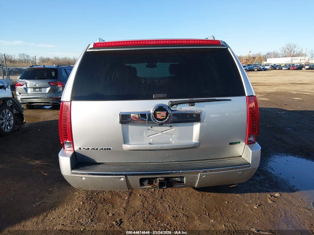44674646 :رقم المزاد ، 1GYS4HEF7CR321620 vin ، 2012 Cadillac Escalade Esv Luxury مزاد بيع
