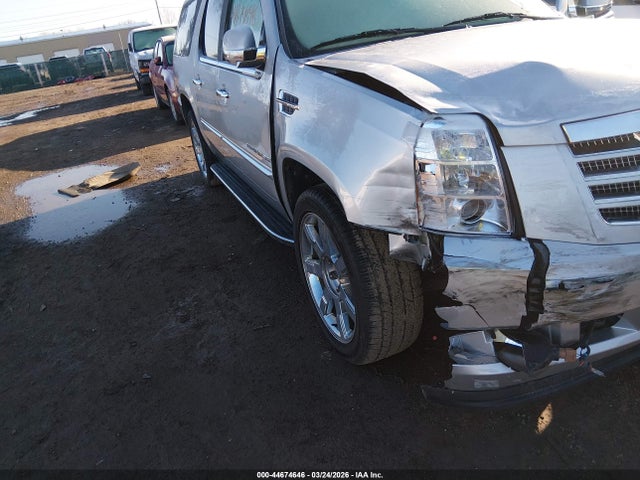 44674646 :رقم المزاد ، 1GYS4HEF7CR321620 vin ، 2012 Cadillac Escalade Esv Luxury مزاد بيع