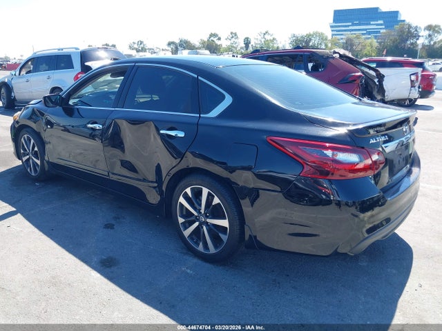 1N4AL3AP3HN304288 Nissan Altima 2.5 Sr
