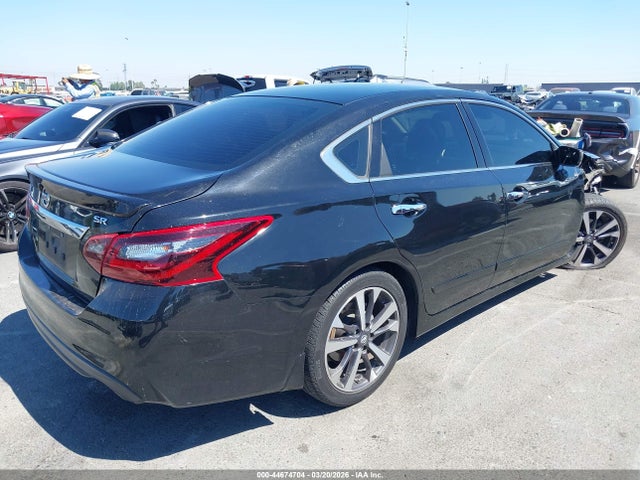 1N4AL3AP3HN304288 Nissan Altima 2.5 Sr