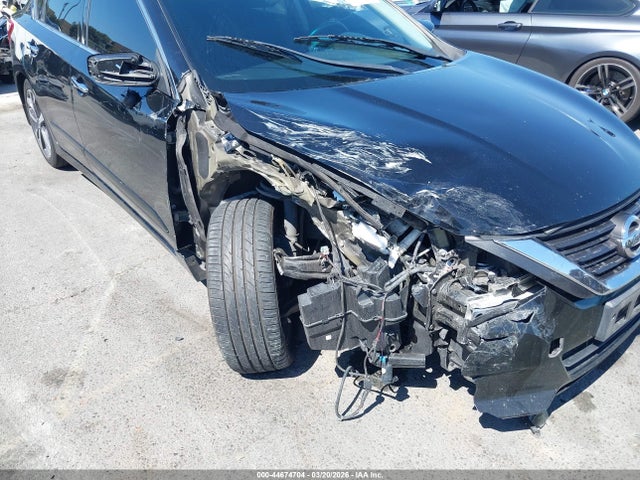 1N4AL3AP3HN304288 Nissan Altima 2.5 Sr