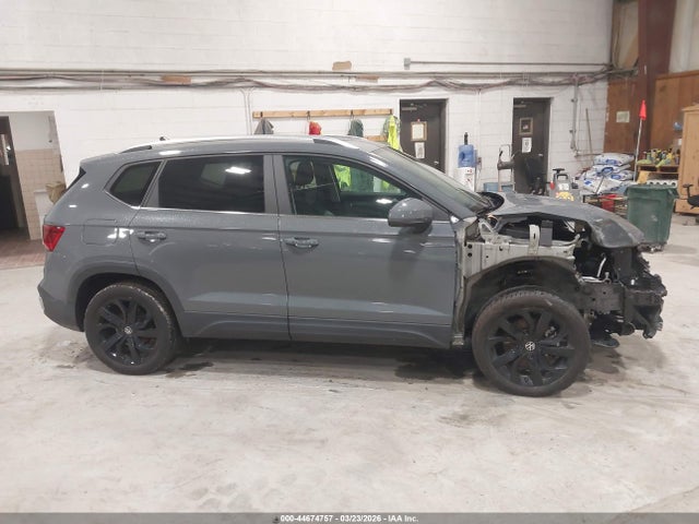 Продажа на аукционе авто 2022 Volkswagen Taos 1.5t Sel, vin: 3VV1X7B27NM003832, номер лота: 44674757