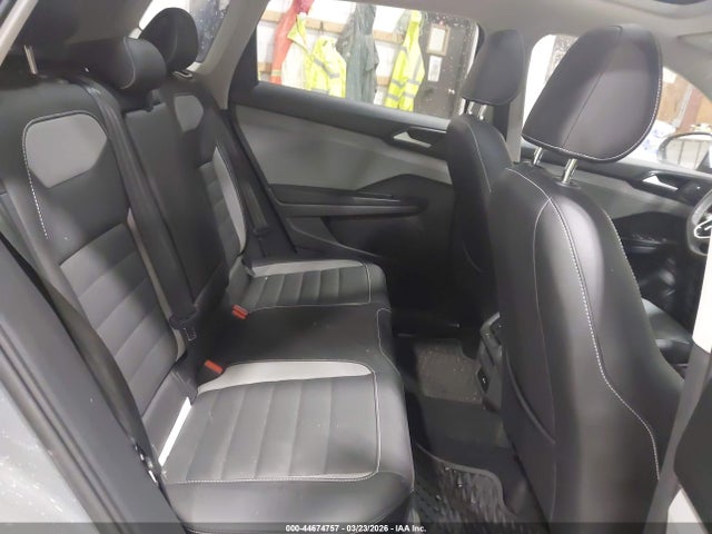 Продажа на аукционе авто 2022 Volkswagen Taos 1.5t Sel, vin: 3VV1X7B27NM003832, номер лота: 44674757