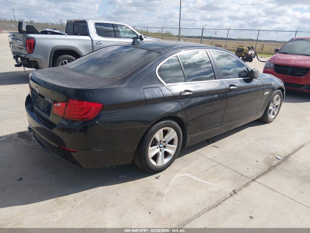 2011 BMW 528I WBAFR1C52BC738782 Photo 3
