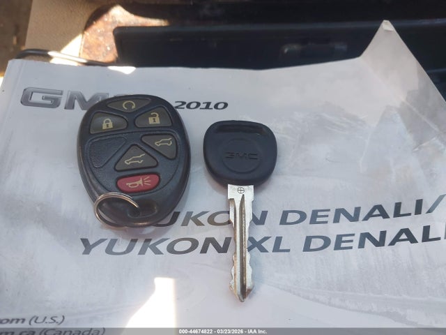 2010 Gmc Yukon Xl 1500 Denali მანქანა იყიდება აუქციონზე, vin: 1GKUCMEF3AR205181, აუქციონის ნომერი: 44674822