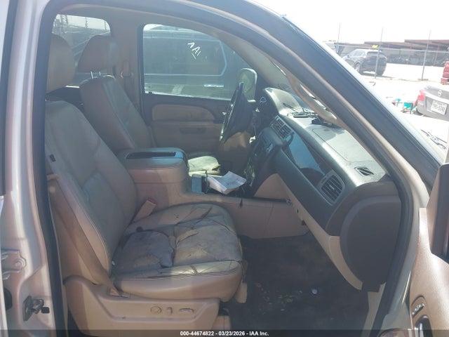 2010 Gmc Yukon Xl 1500 Denali მანქანა იყიდება აუქციონზე, vin: 1GKUCMEF3AR205181, აუქციონის ნომერი: 44674822