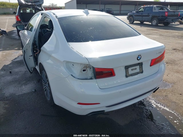 2018 BMW 540I WBAJE5C50JWA97631 Photo 2