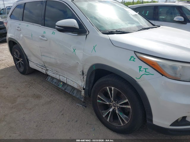 5TDKKRFH7GS182842 Toyota Highlander Xle V6