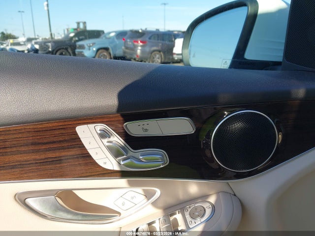 W1N0G8DB1LF846119 Mercedes-Benz GLC 300