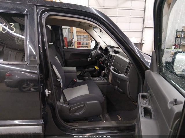 44674903 :رقم المزاد ، 1J4PN2GK0AW164179 vin ، 2010 Jeep Liberty Sport مزاد بيع