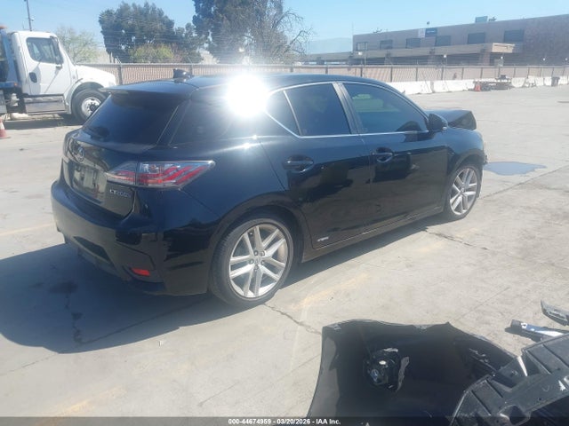 JTHKD5BHXF2245591 Lexus CT 200H