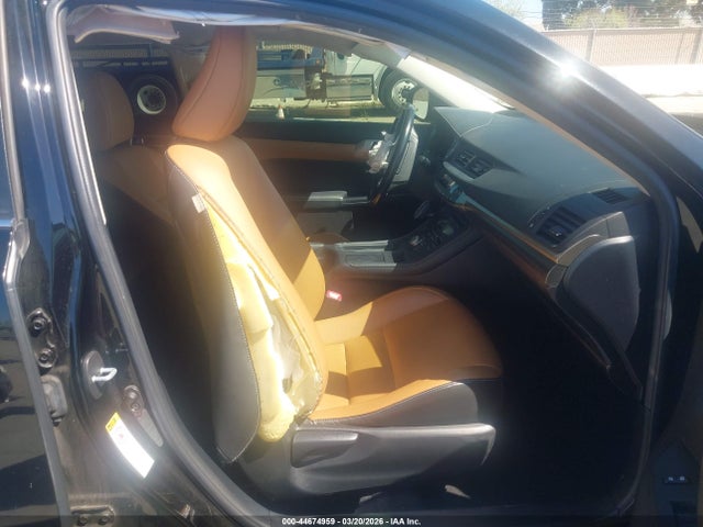 JTHKD5BHXF2245591 Lexus CT 200H