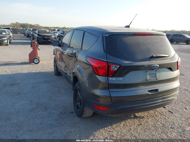 2019 FORD ESCAPE 1FMCU0F7XKUB85767 Photo 2