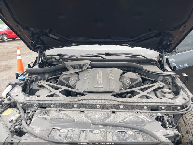 44675103 :رقم المزاد ، 5YMJU0C01N9J62542 vin ، 2022 Bmw X5 M مزاد بيع