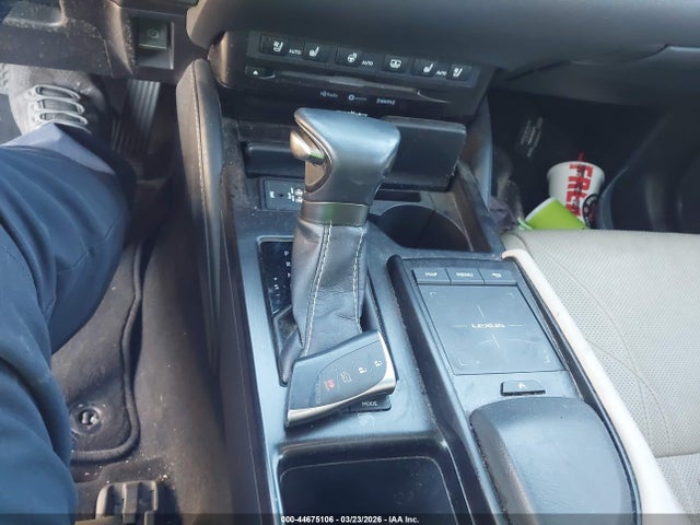 2019 Lexus Es 300h Ultra Luxury მანქანა იყიდება აუქციონზე, vin: JTHB21B11K2035716, აუქციონის ნომერი: 44675106