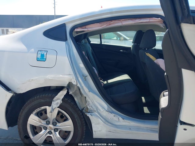 1G1BC5SM0J7131038 Chevrolet Cruze Ls Auto