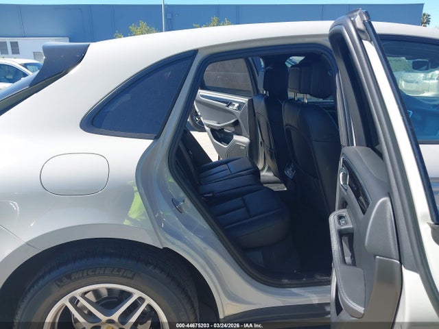 Porsche Macan 2020 WP1AA2A54LLB10834 Image 8