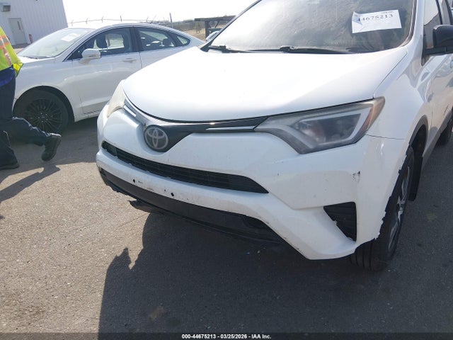 Toyota RAV4 LE 2017 JTMBFREV2HJ108271 Image 17