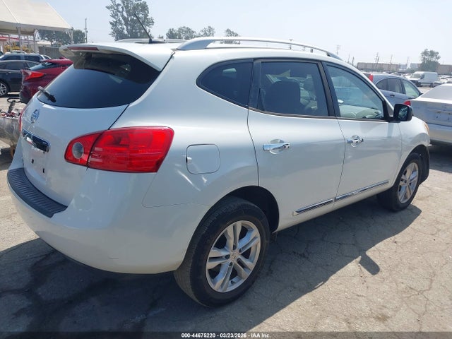JN8AS5MT8FW160055 Nissan Rogue Select S
