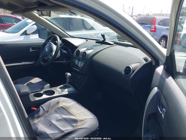 JN8AS5MT8FW160055 Nissan Rogue Select S
