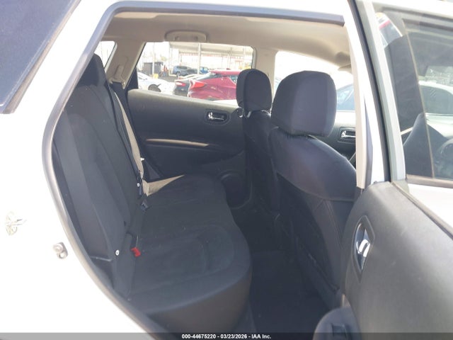 JN8AS5MT8FW160055 Nissan Rogue Select S