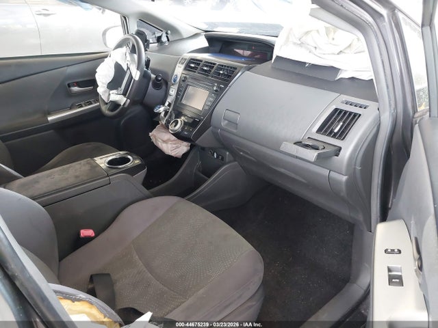 2013 TOYOTA PRIUS V JTDZN3EU3D3275419 Photo 4