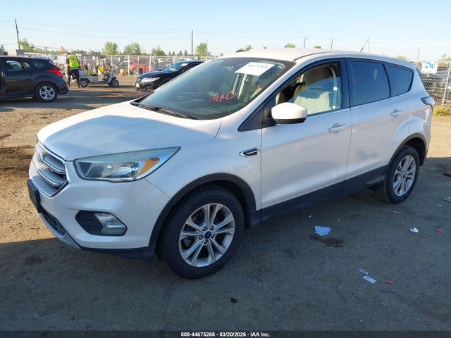 Ford ESCAPE SE 2017 1FMCU0GD9HUC80754 Image 2