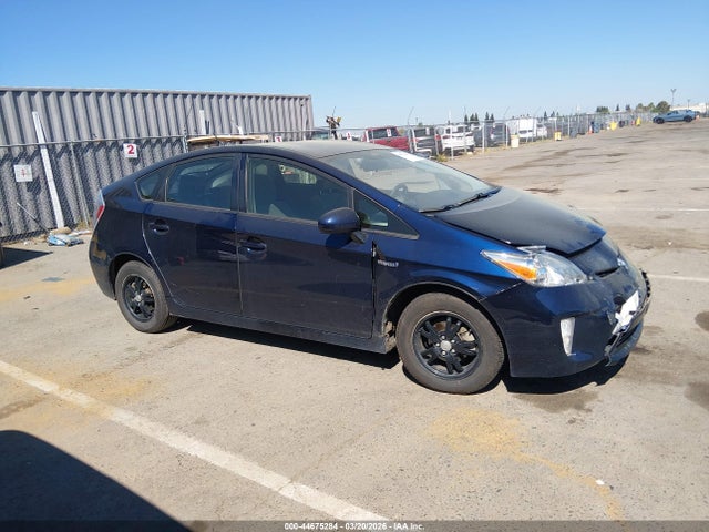 Toyota Prius Two 2015 JTDKN3DU8F0461853 Image 14