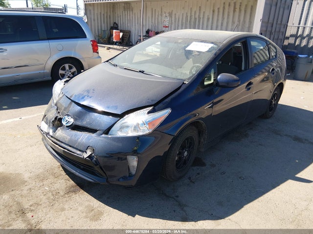 Toyota Prius Two 2015 JTDKN3DU8F0461853 Image 2