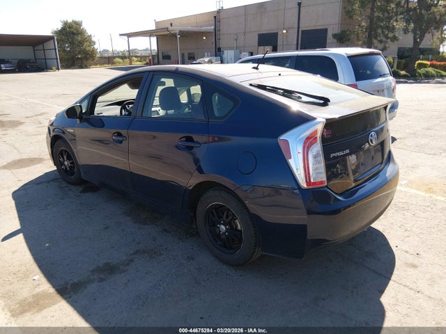 Toyota Prius Two 2015 JTDKN3DU8F0461853 Image 3