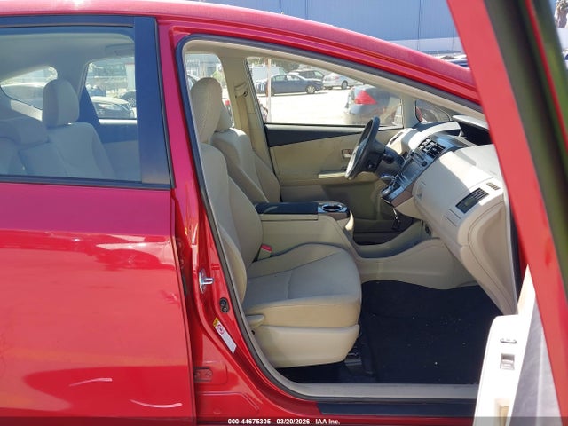 Toyota Prius V Three 2014 JTDZN3EU4E3335449 Image 5