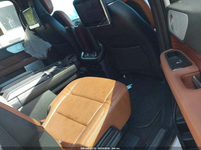 5LMJJ3LT0JEL04161 Lincoln Navigator L Reserve
