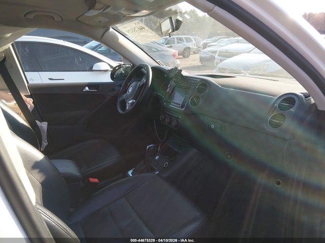 WVGBV7AX0HK053663 Volkswagen Tiguan 2.0t/2.0t S