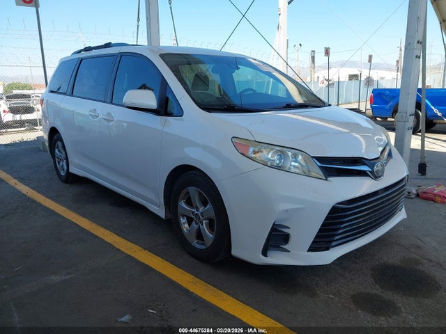 2018 TOYOTA SIENNA 5TDKZ3DC7JS912045