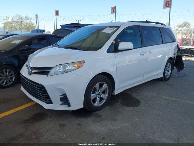 2018 TOYOTA SIENNA 5TDKZ3DC7JS912045 Photo 1