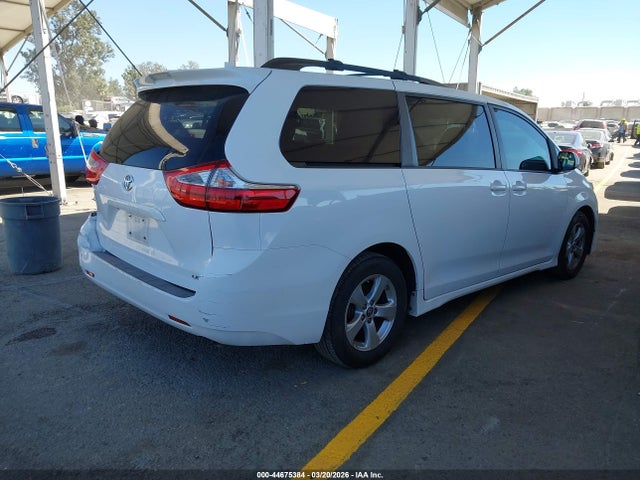 2018 TOYOTA SIENNA 5TDKZ3DC7JS912045 Photo 3