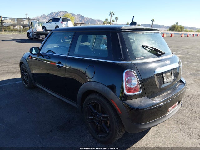 2012 MINI COOPER WMWSU3C59CT369106 Photo 2