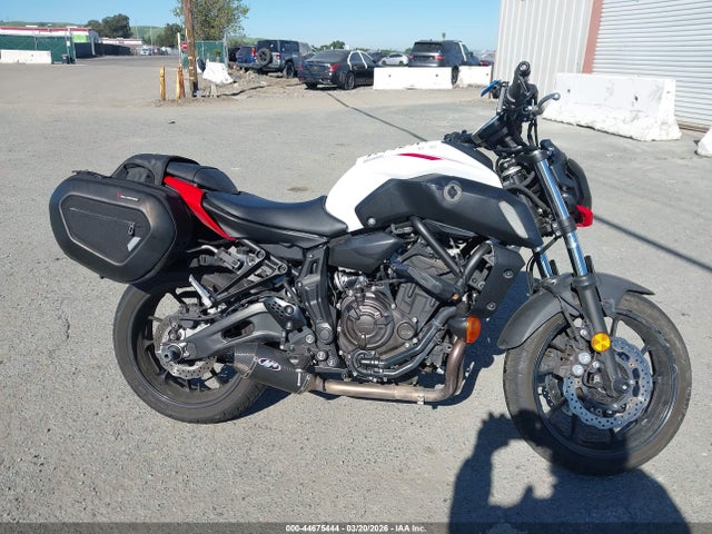 JYARM27Y5JA000330 Yamaha Mt07 C