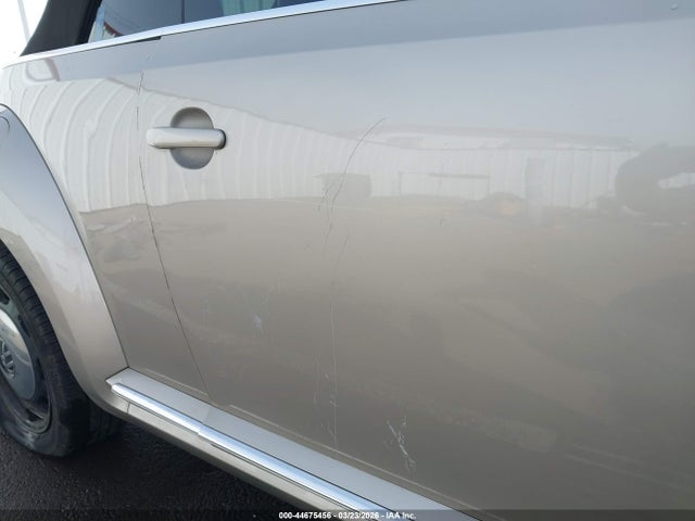 2013 Volkswagen Beetle 2.5l მანქანა იყიდება აუქციონზე, vin: 3VW5P7AT2DM814119, აუქციონის ნომერი: 44675456