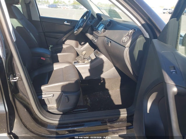 44675490 :رقم المزاد ، WVGSV7AX9HW512486 vin ، 2017 Volkswagen Tiguan 2.0t Wolfsburg Edition مزاد بيع