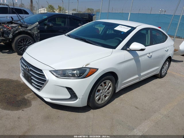 Hyundai ELANTRA SE 2018 5NPD74LF8JH382755 Image 2