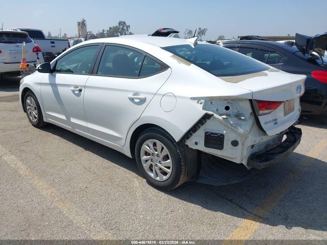 Hyundai ELANTRA SE 2018 5NPD74LF8JH382755 Image 3