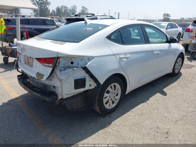 Hyundai ELANTRA SE 2018 5NPD74LF8JH382755 Image 4