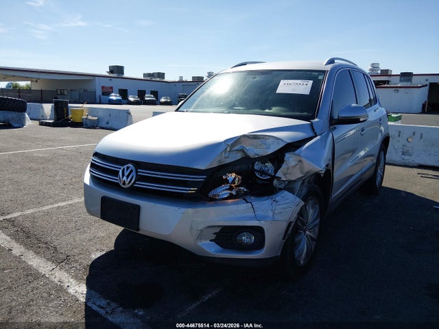 WVGAV3AXXEW599640 Volkswagen TIGUAN SE