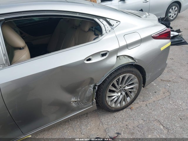 44675532 :رقم المزاد ، 58ABZ1B12KU027940 vin ، 2019 Lexus Es 350 Ultra Luxury مزاد بيع