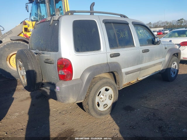 2003 JEEP LIBERTY 1J4GL48K63W645945 Photo 3