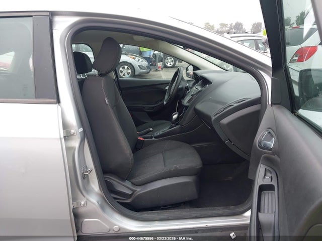 1FADP3K27HL278195 Ford FOCUS SE