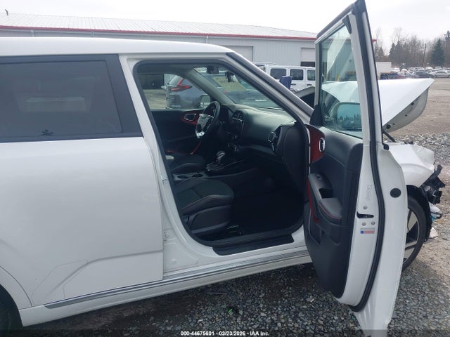 KNDJ53AU5R7905279 KIA Soul Gt-line