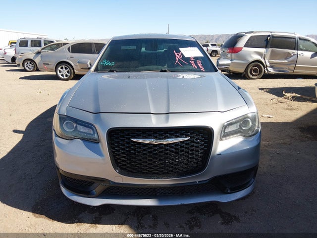 2018 Chrysler 300 300s მანქანა იყიდება აუქციონზე, vin: 2C3CCABG4JH239931, აუქციონის ნომერი: 44675623